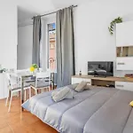 Apartment Alz54 Navigli Bright View Of The Navigli Mailand